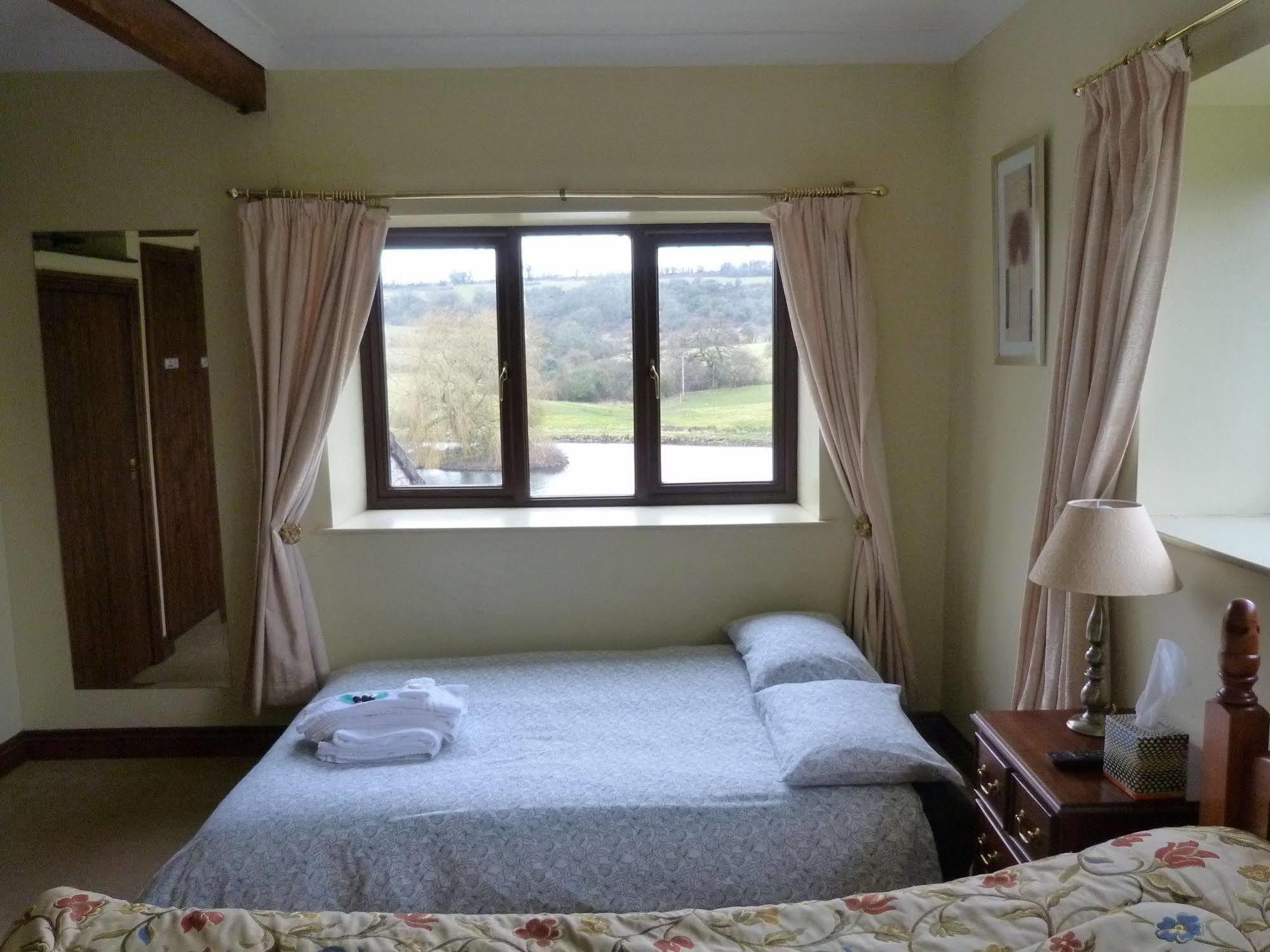 Cameley Lodge - Self Catering Temple Cloud Esterno foto